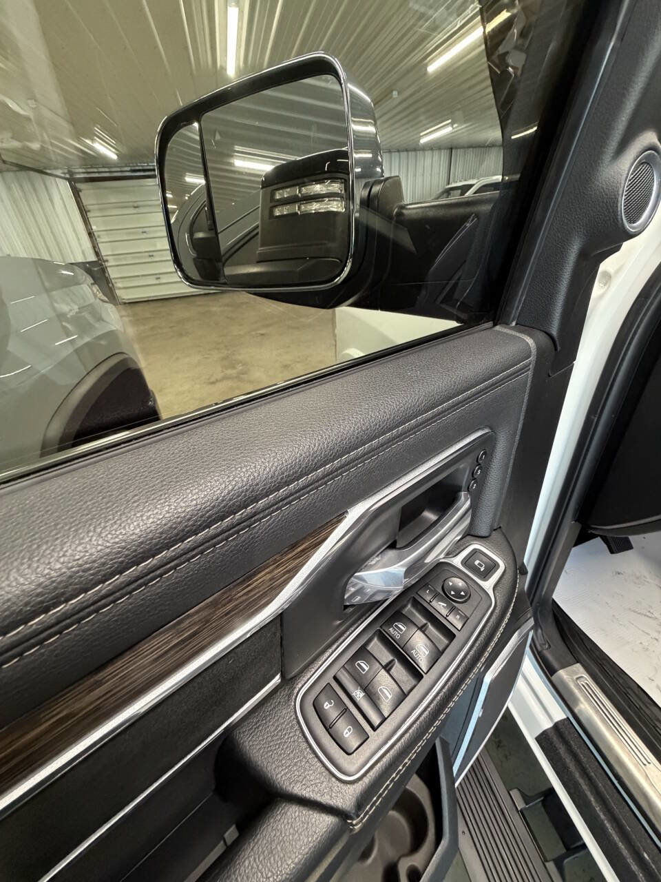 Used 2019 RAM 3500 Laramie image 22