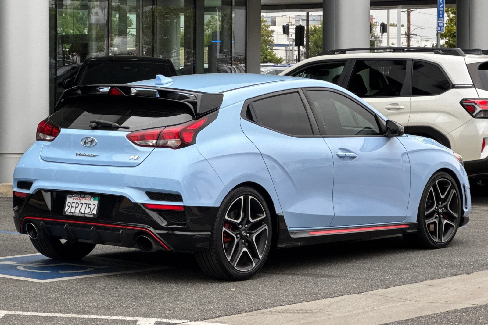 Used 2020 Hyundai Veloster N w/ Performance Package FWD image 4
