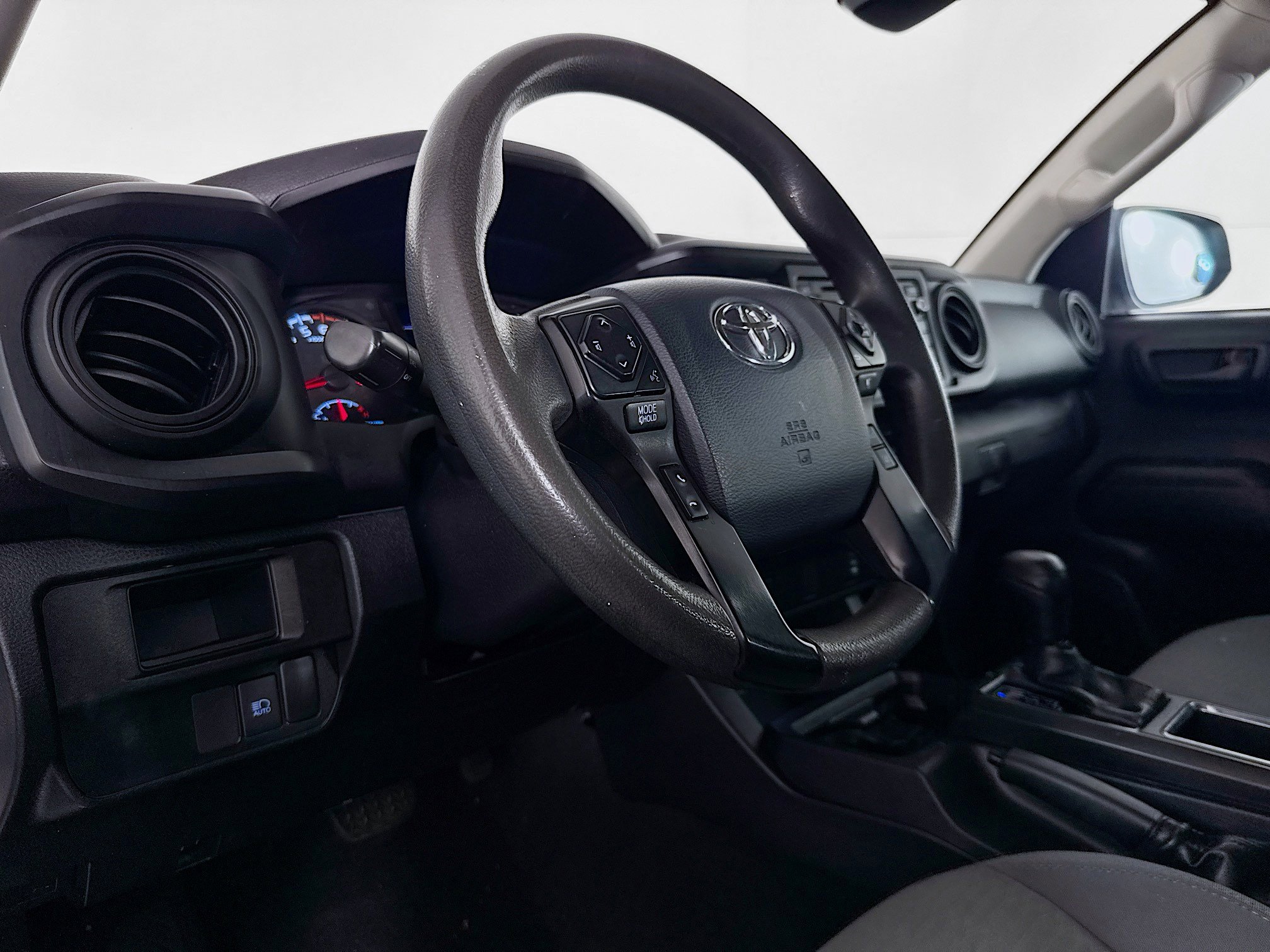 Used 2019 Toyota Tacoma SR image 21