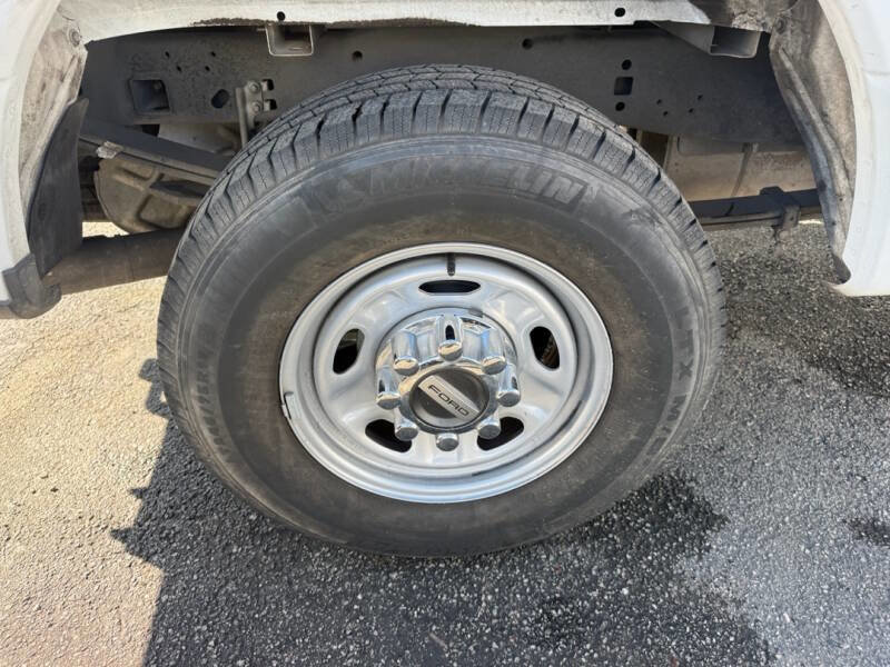 Used 2022 Ford F250 XL w/ Power Equipment Group image 14