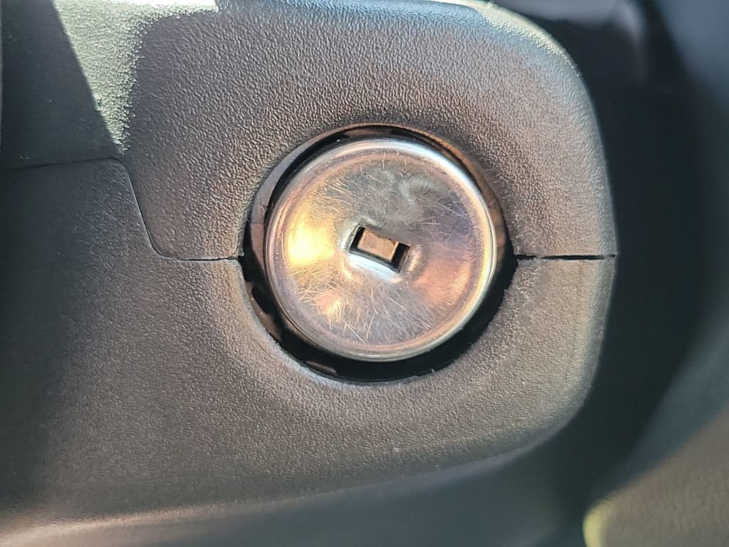 Used 2022 Chevrolet Colorado Z71 w/ Safety Package RWD image 29