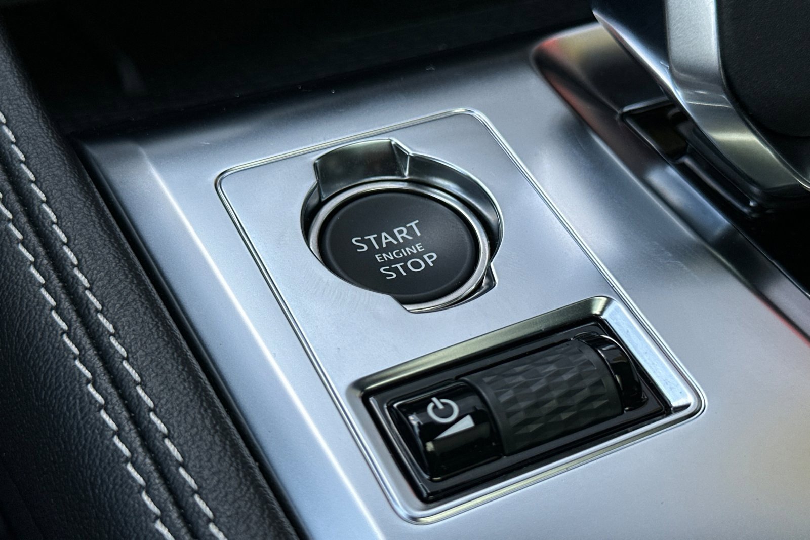 Used 2025 Jaguar F-PACE R-Dynamic S image 26