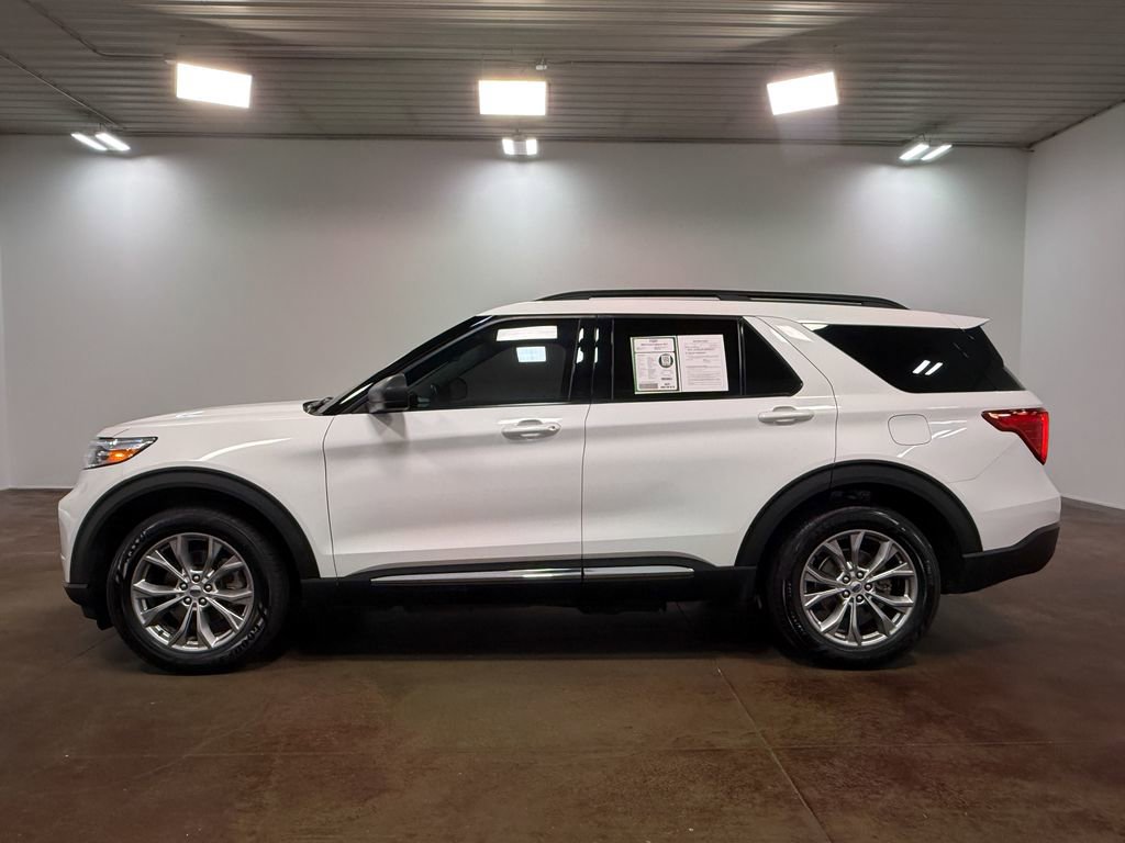Used 2022 Ford Explorer XLT w/ Equipment Group 202A AWD/4WD image 6