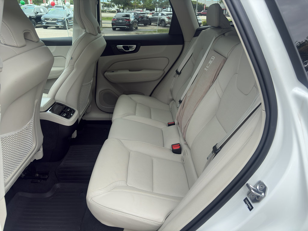 Used 2021 Volvo XC60 T5 Inscription w/ Protection Package Premier FWD image 4