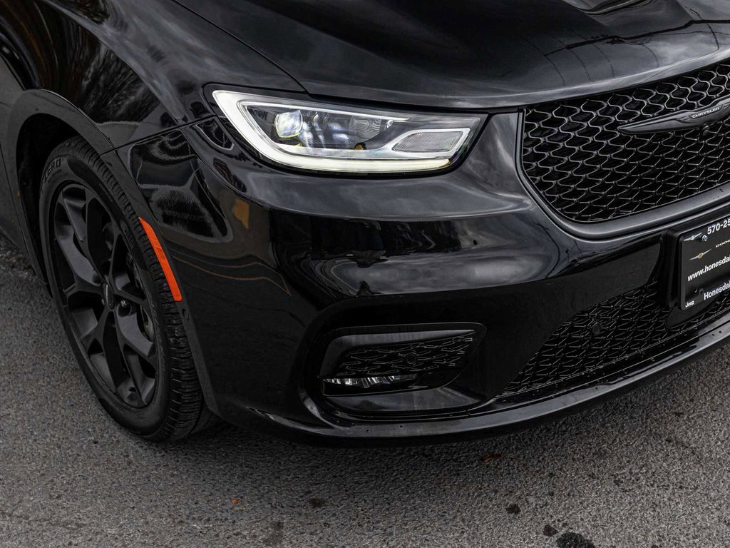 Used 2023 Chrysler Pacifica Touring-L w/ S Appearance Package image 35