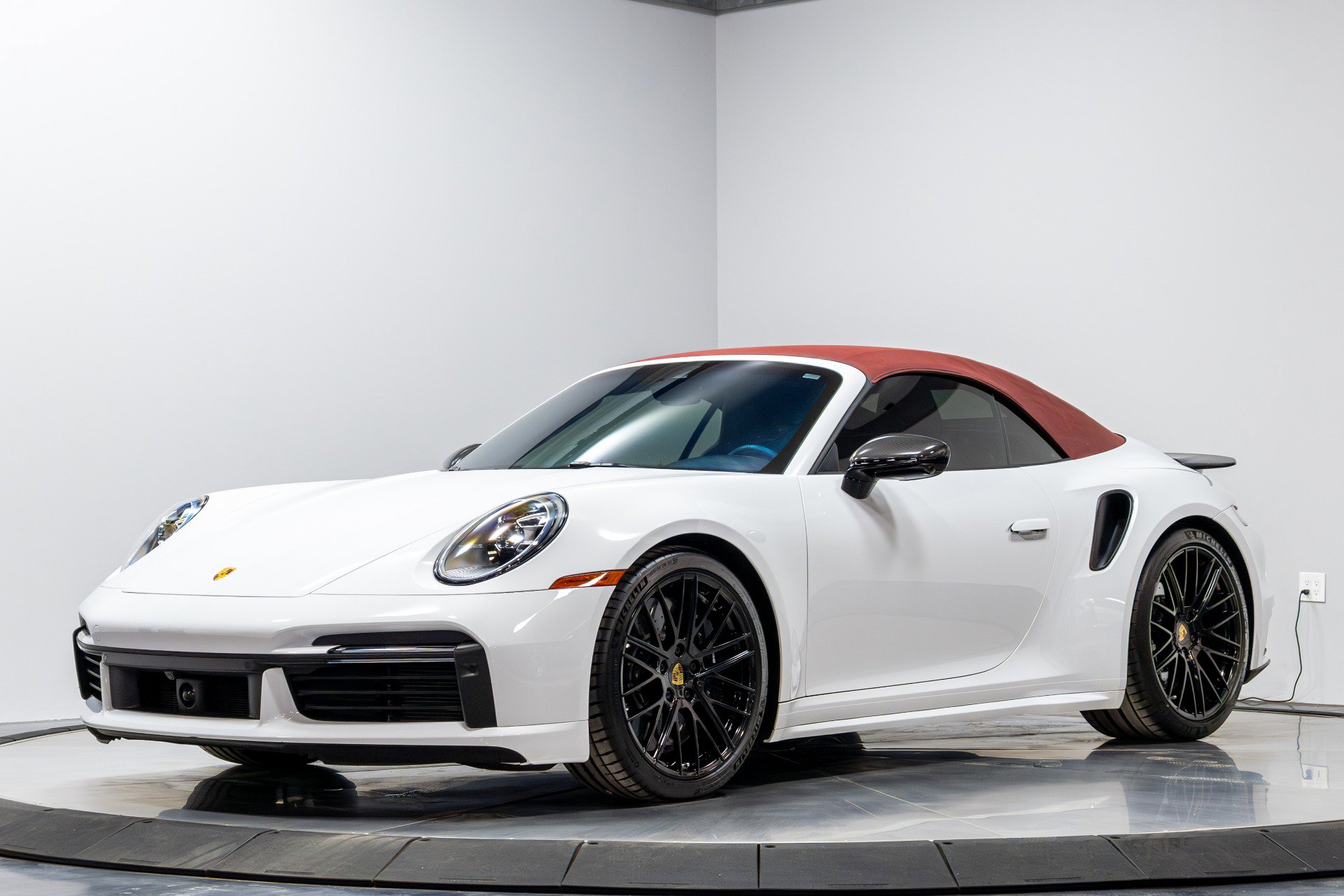 Used 2021 Porsche 911 Turbo S image 3