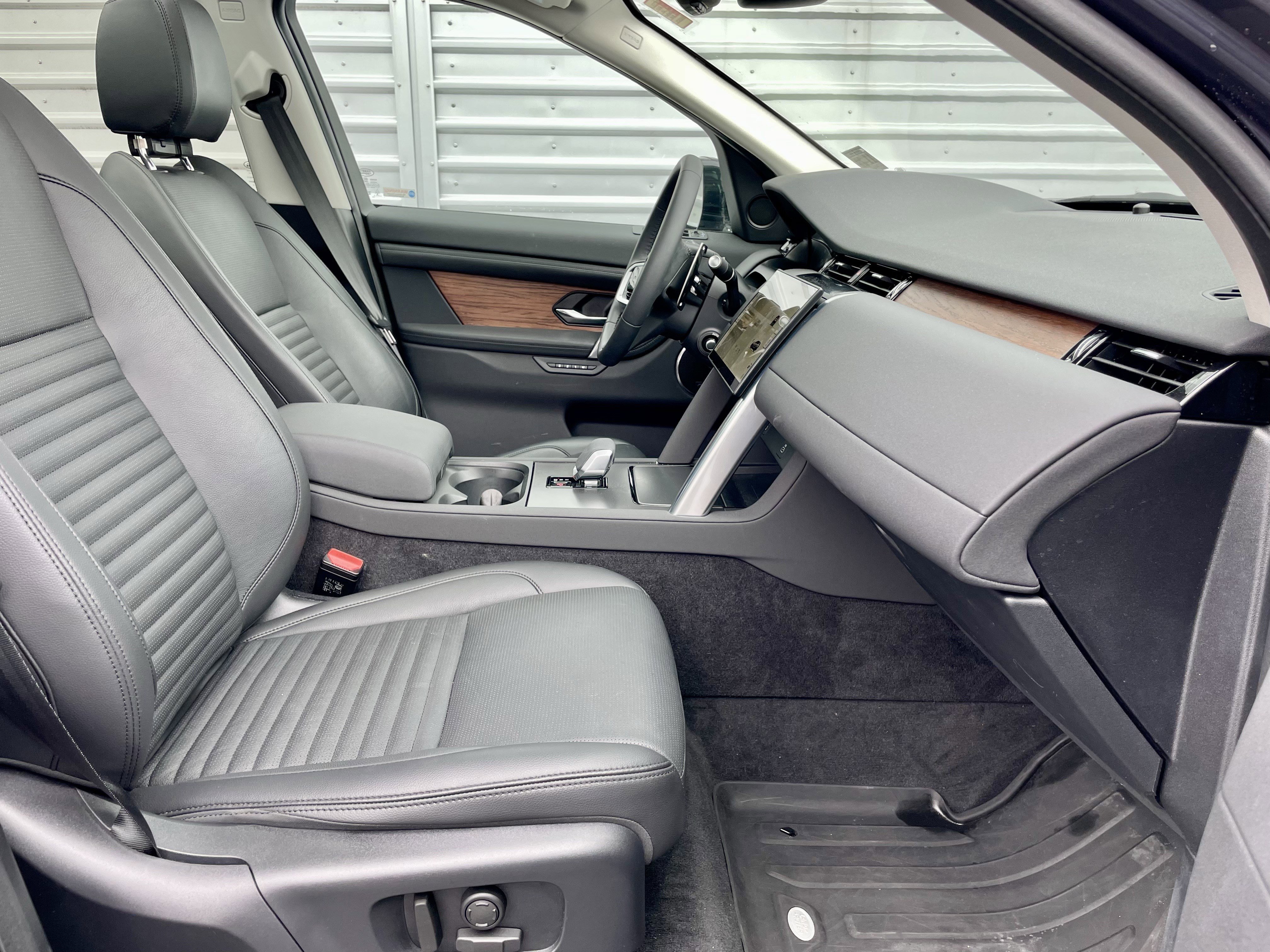 Certified 2024 Land Rover Discovery Sport S image 15