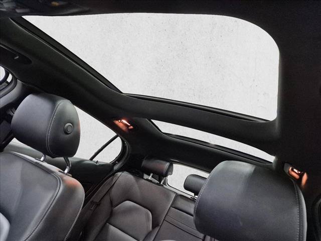 Used 2020 Mercedes-Benz GLA 250 4MATIC w/ Multimedia Package image 16