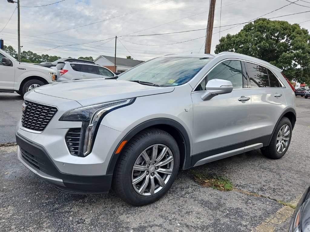Used 2022 Cadillac XT4 Premium Luxury w/ Safety Alert Package FWD image 2