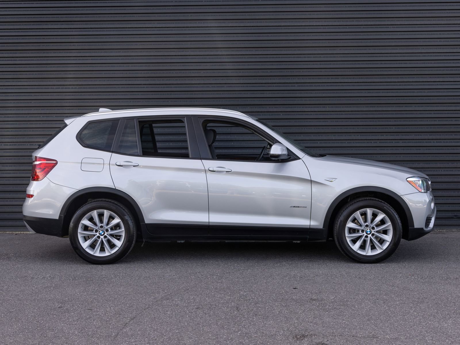 Used 2017 BMW X3 sDrive28i RWD image 6