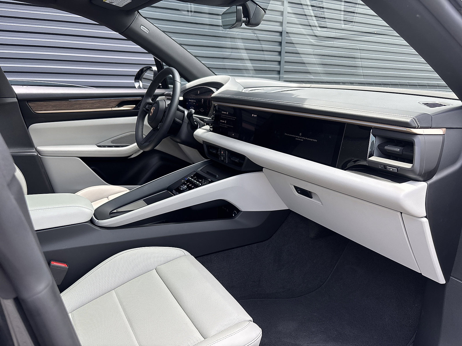 Used 2024 Porsche Macan 4 Electric image 15