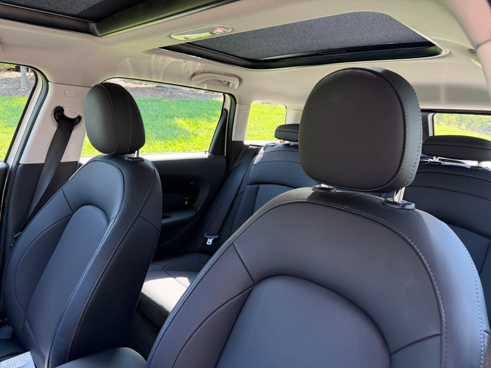Used 2019 MINI Cooper Clubman ALL4 w/ Storage Package AWD/4WD image 29