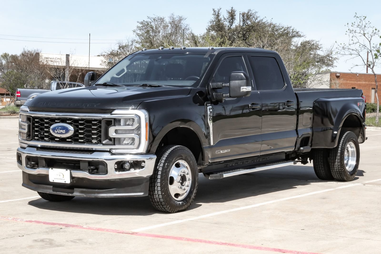 Used 2023 Ford F350 Lariat image 7