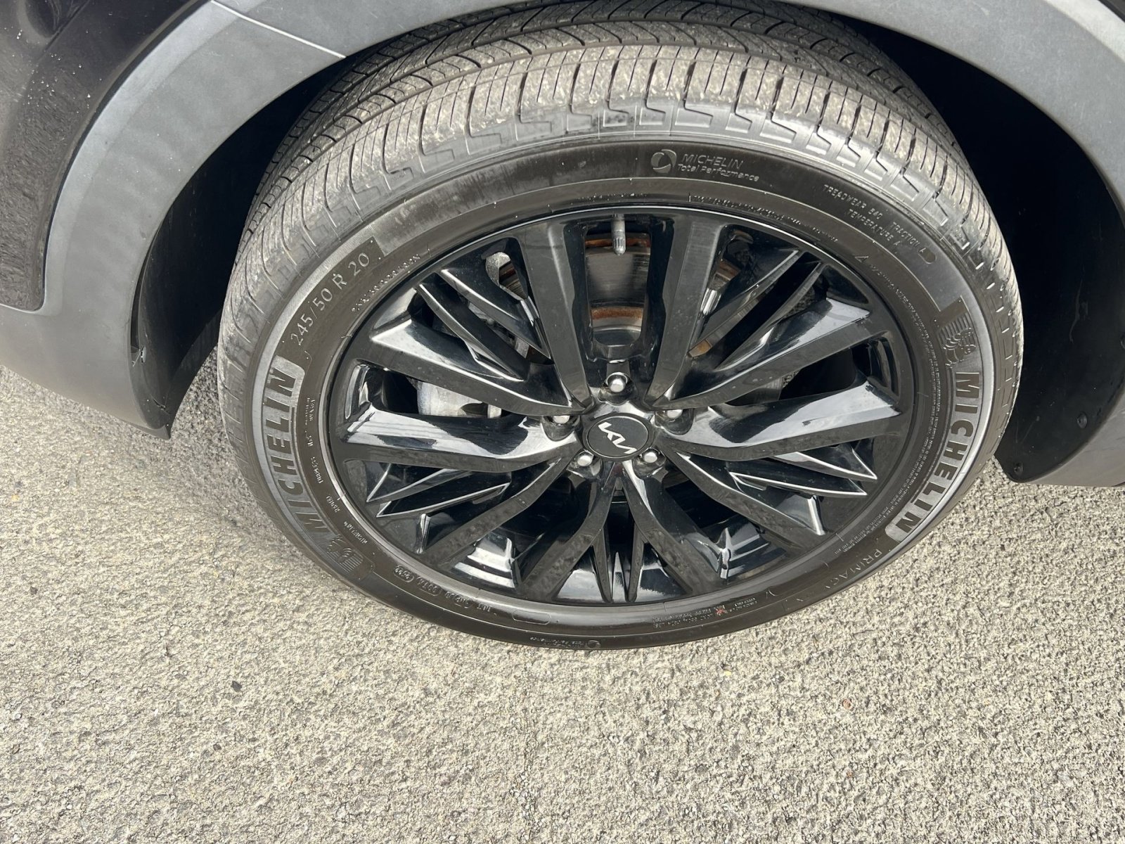 Used 2022 Kia Telluride SX w/ SX Prestige Package image 12