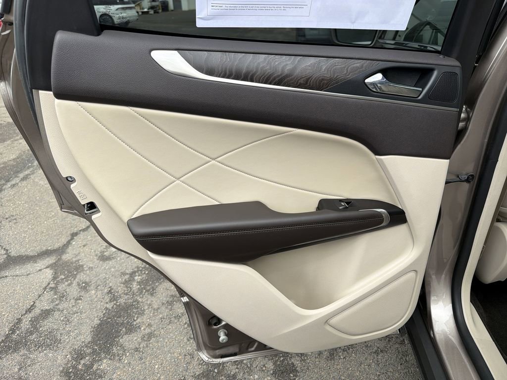 Used 2019 Lincoln MKC Reserve w/ MKC Climate Package image 12