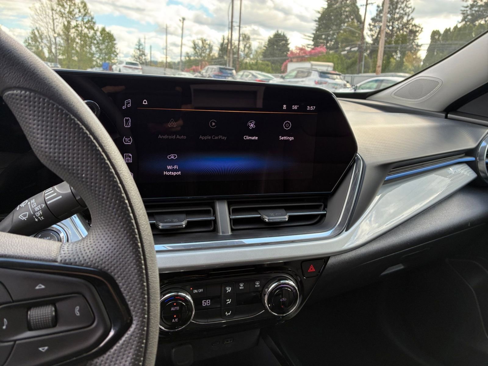 Used 2025 Chevrolet Trax LT FWD image 20