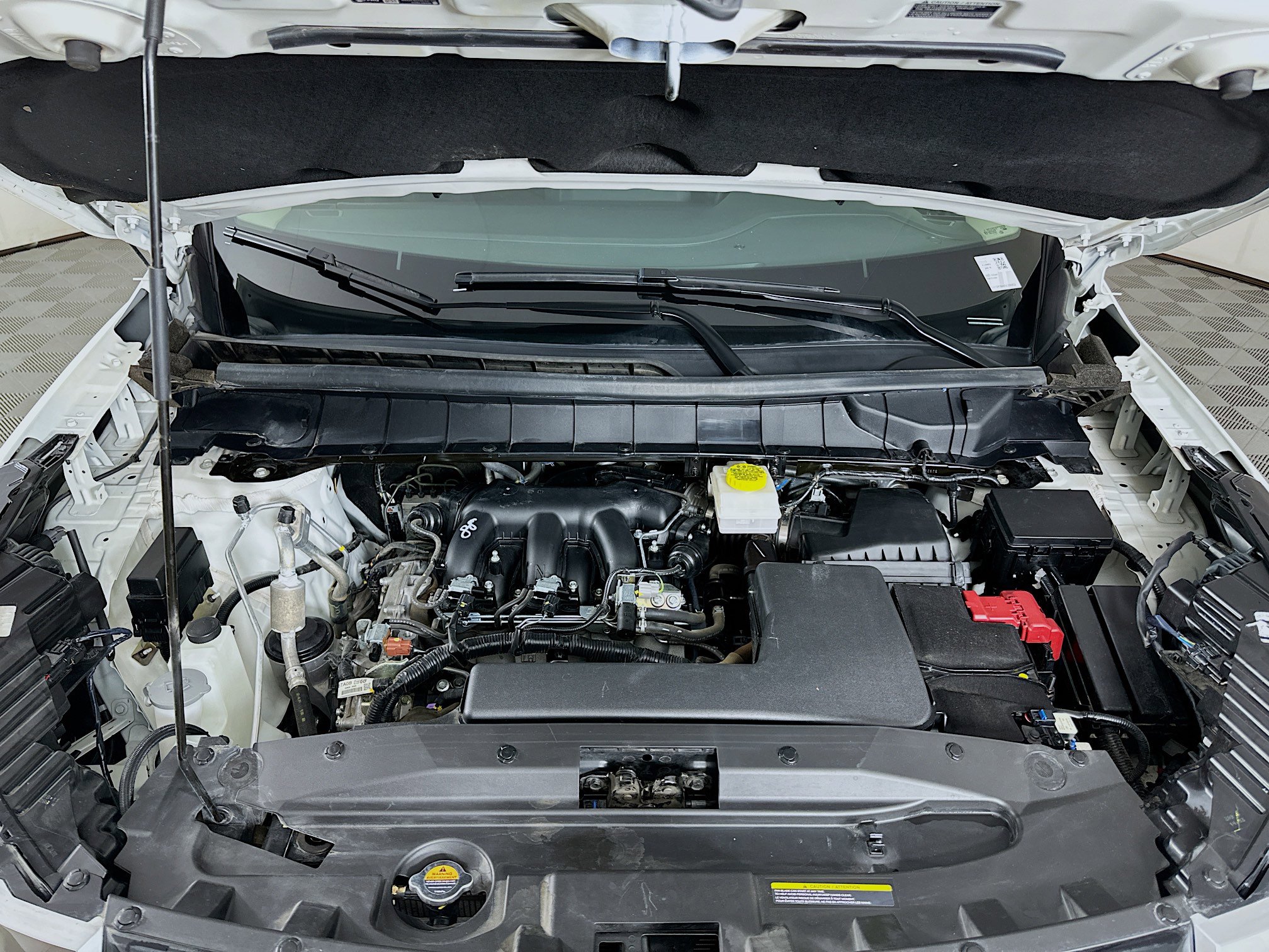 Used 2025 Nissan Pathfinder SV image 34