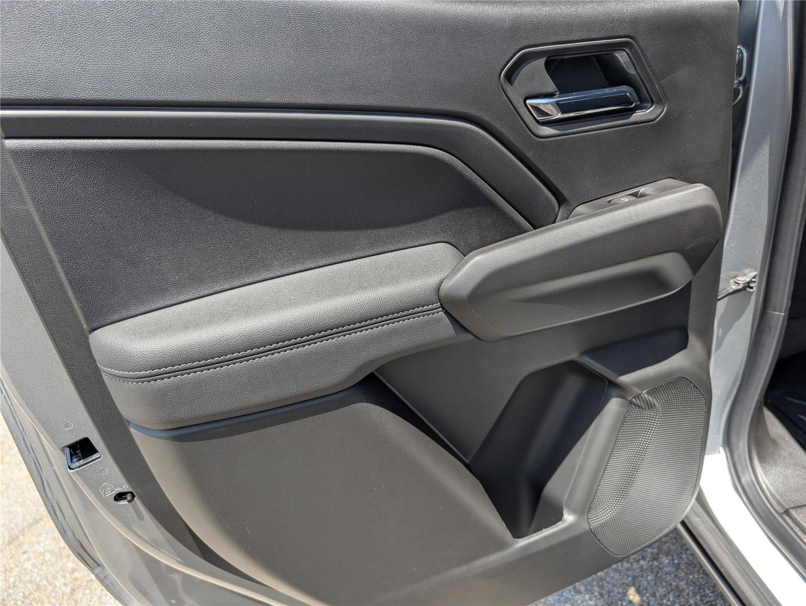 New 2025 GMC Canyon Elevation w/ Convenience Package image 34