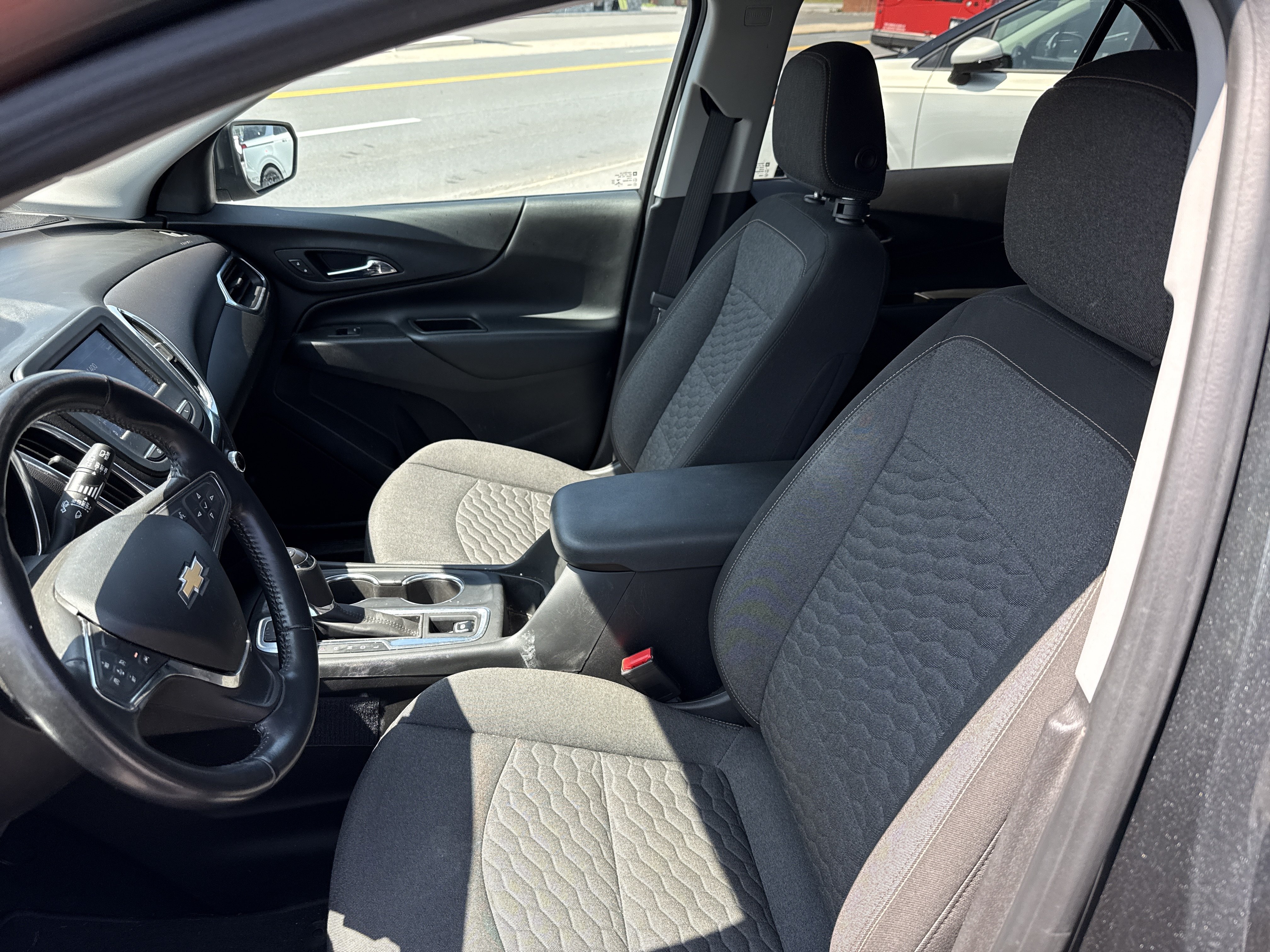 Used 2021 Chevrolet Equinox LT AWD/4WD image 12