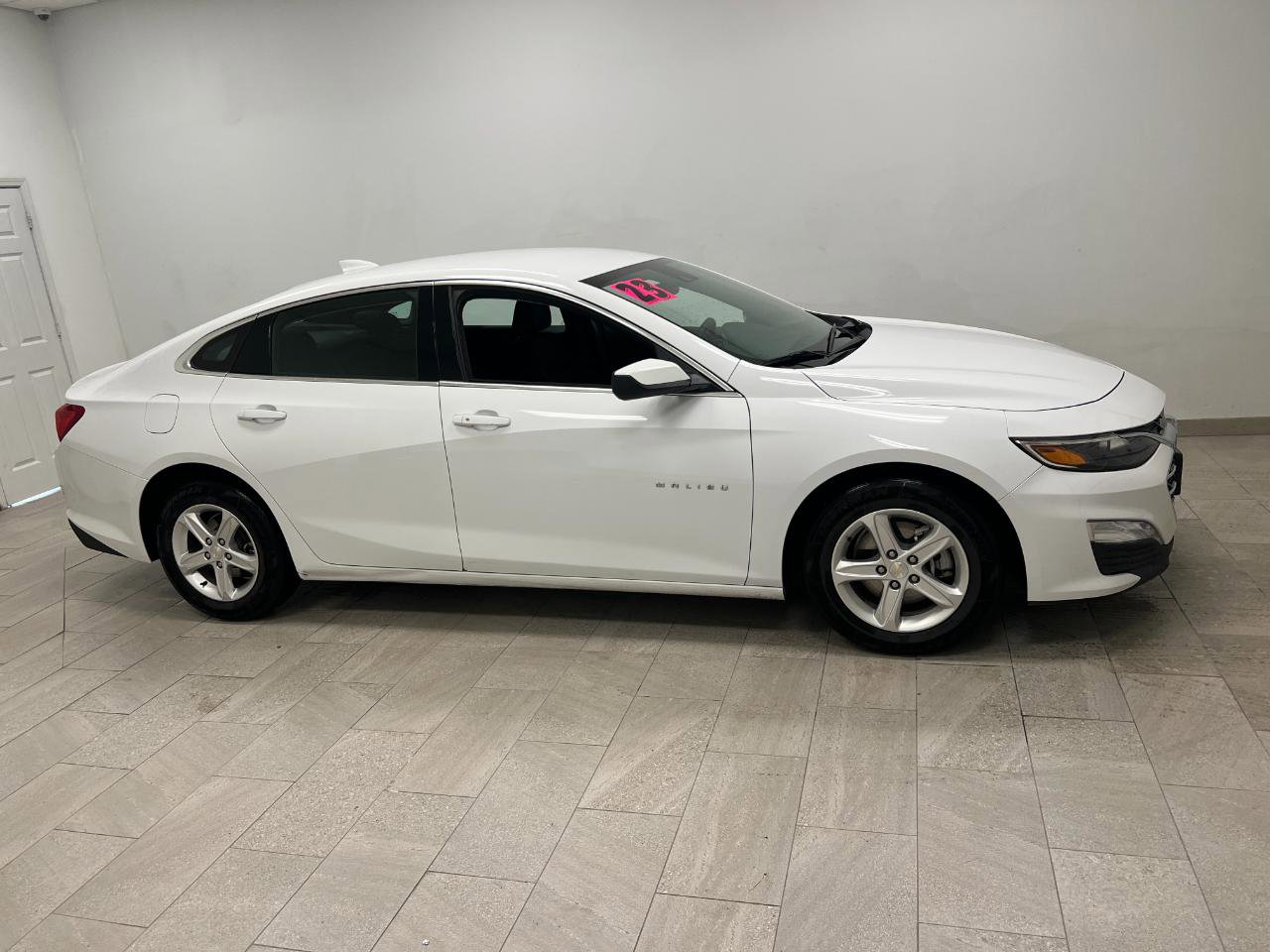 Used 2023 Chevrolet Malibu LT FWD image 7