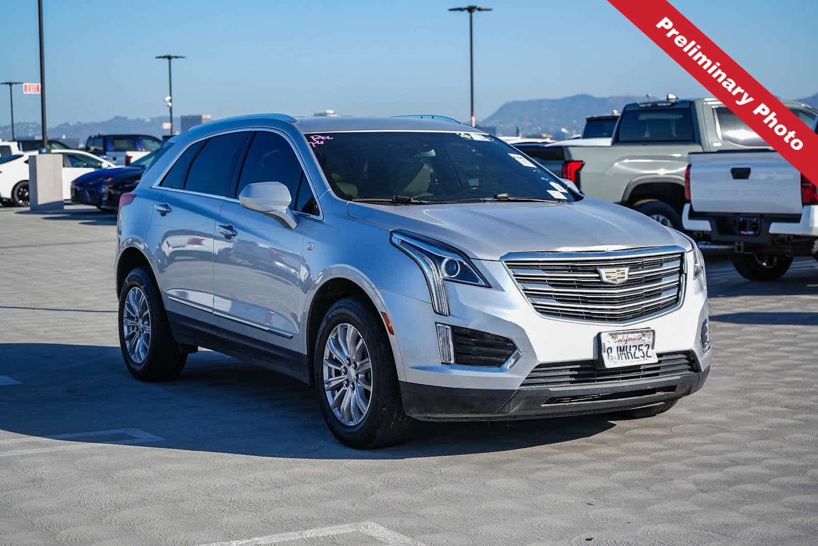 Used 2019 Cadillac XT5 FWD image 3