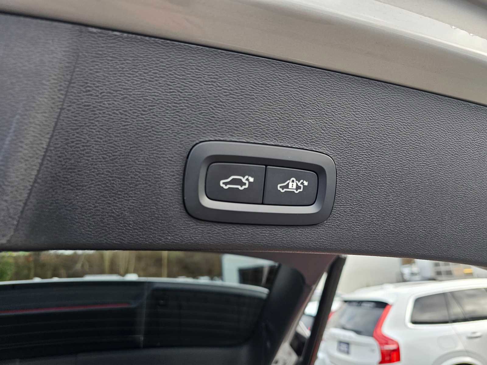 Used 2025 Volvo XC40 B5 Plus w/ Climate Package AWD/4WD image 21