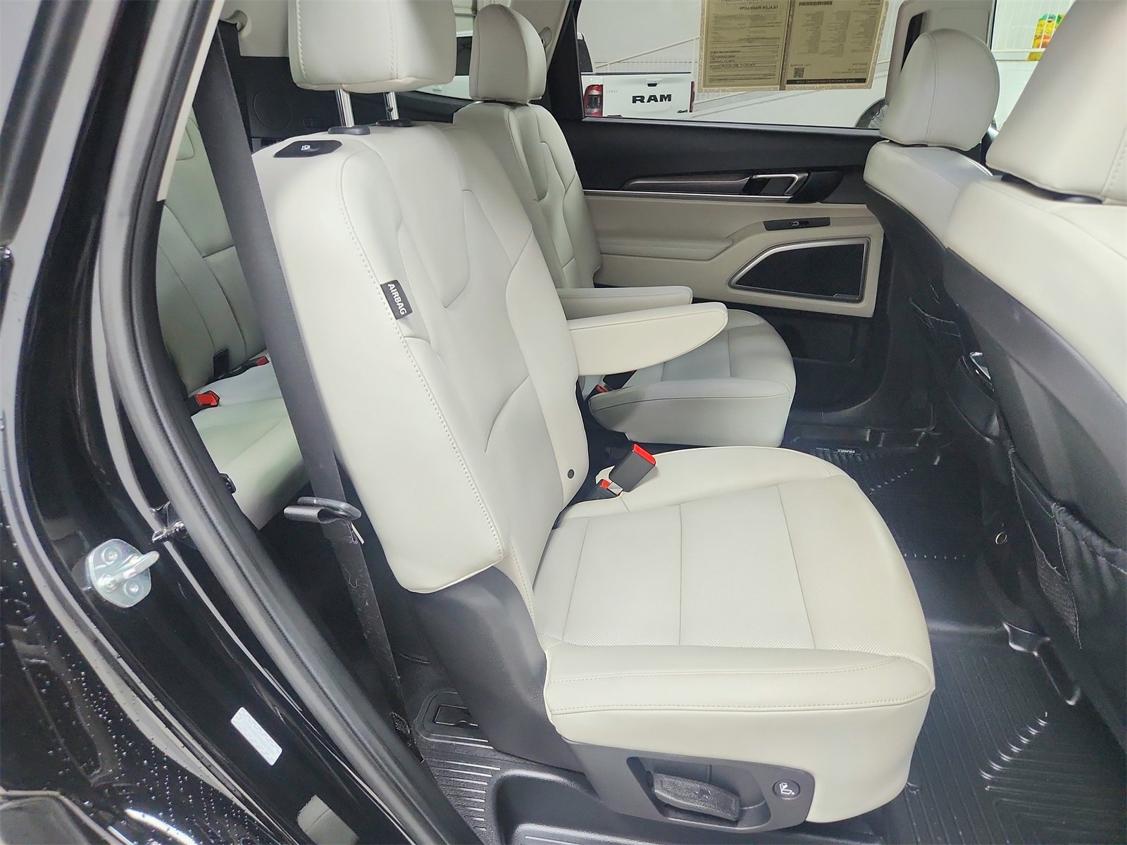 Used 2024 Kia Telluride S w/ S Sunroof Package image 40