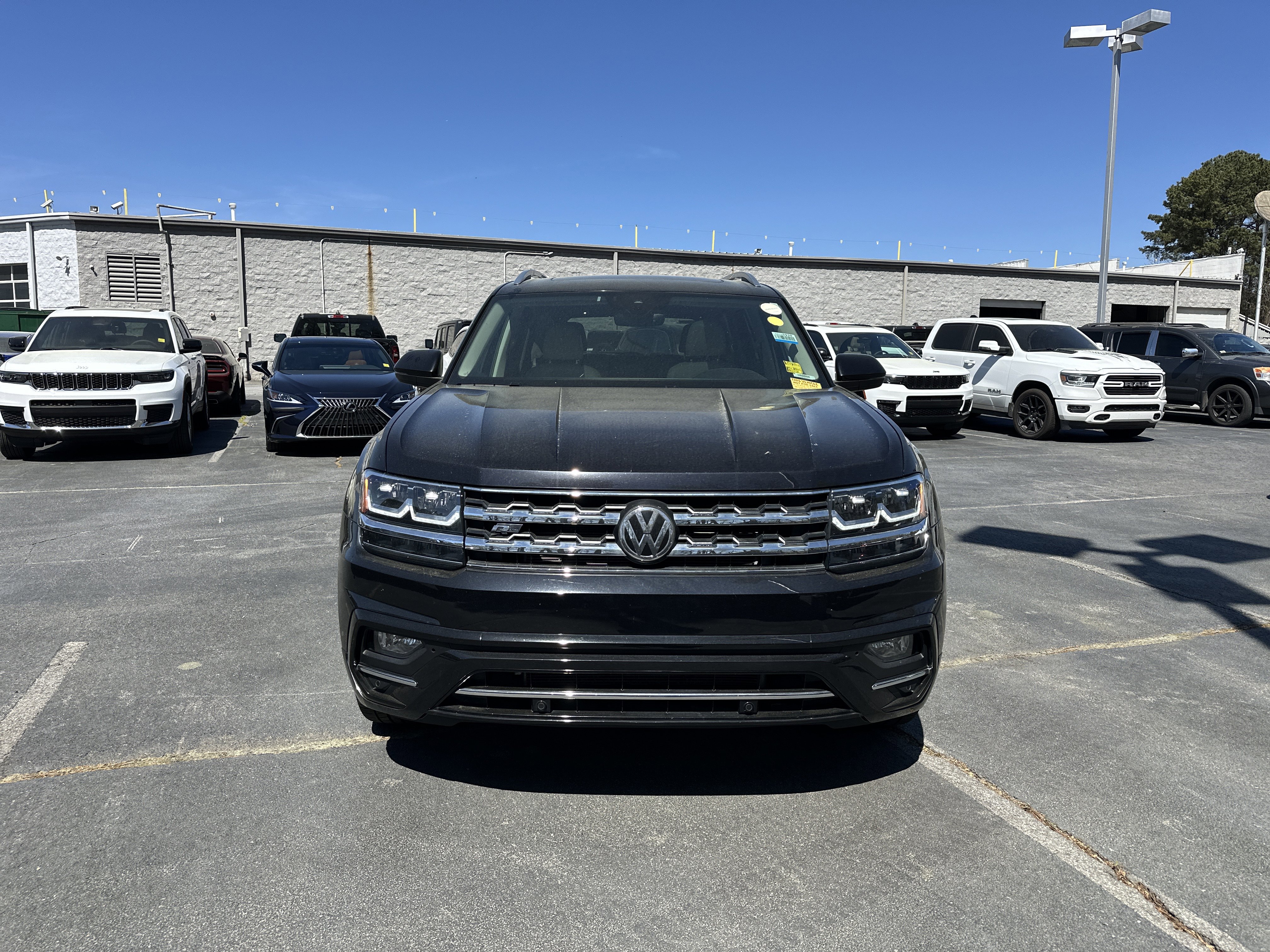 Used 2019 Volkswagen Atlas SEL R-Line image 4