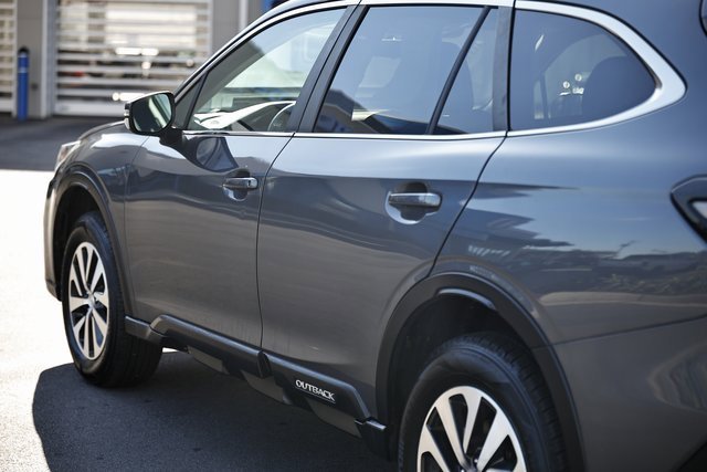Used 2022 Subaru Outback Premium image 5