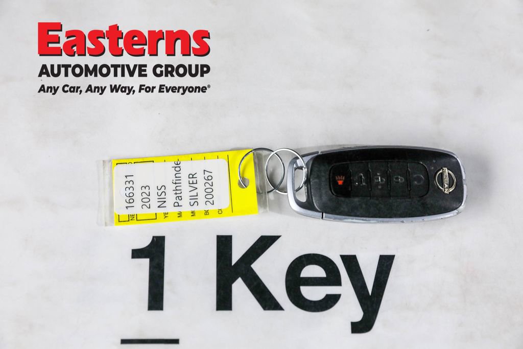 Used 2023 Nissan Pathfinder SL image 25