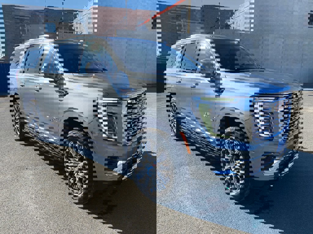 Used 2025 GMC Yukon XL Denali image 8