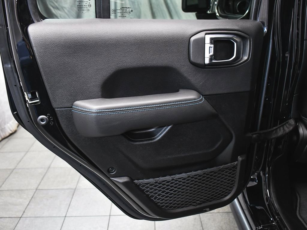 Used 2023 Jeep Wrangler Unlimited Rubicon 4xe w/ Cold Weather Group AWD/4WD image 10