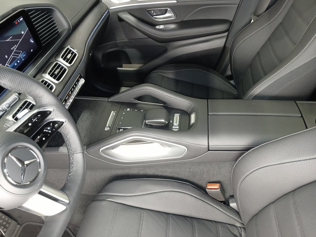 New 2026 Mercedes-Benz GLS 450 4MATIC image 19