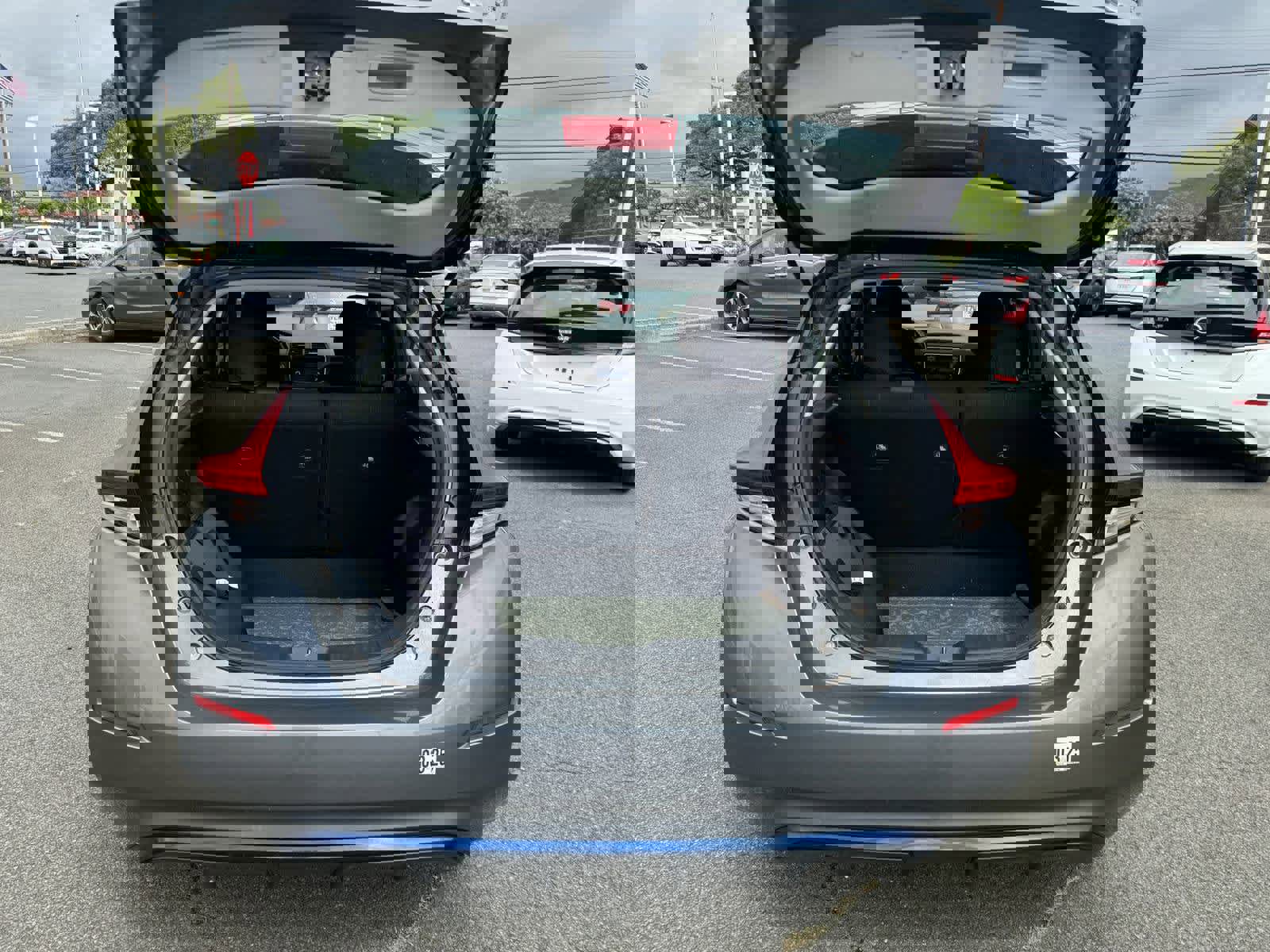 Used 2018 Nissan Leaf SV image 11