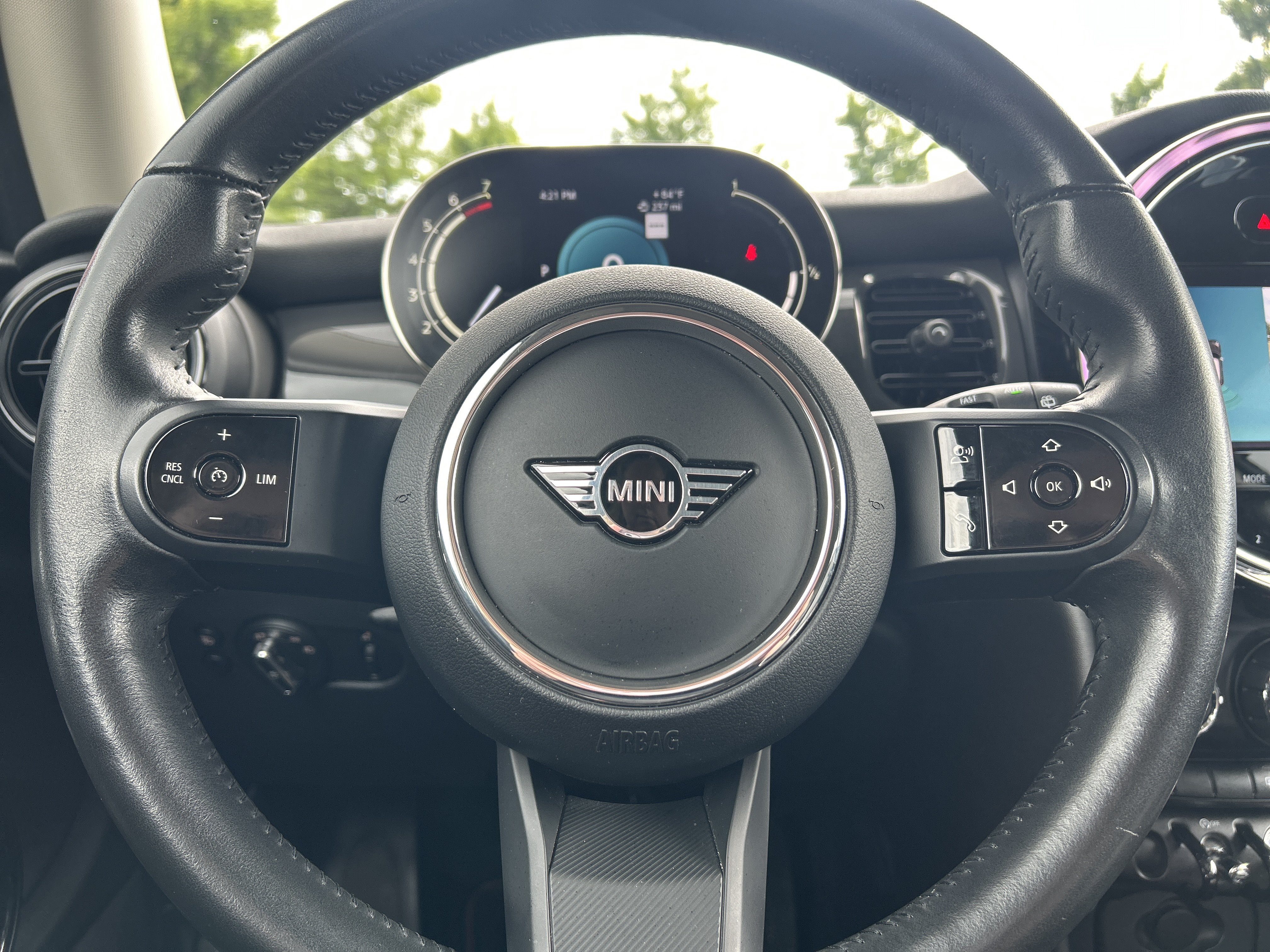 Used 2024 MINI Cooper 2-Door Hardtop FWD image 17
