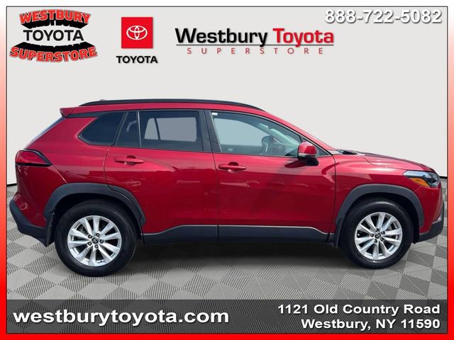 Used 2022 Toyota Corolla Cross LE w/ Moonroof Package image 6