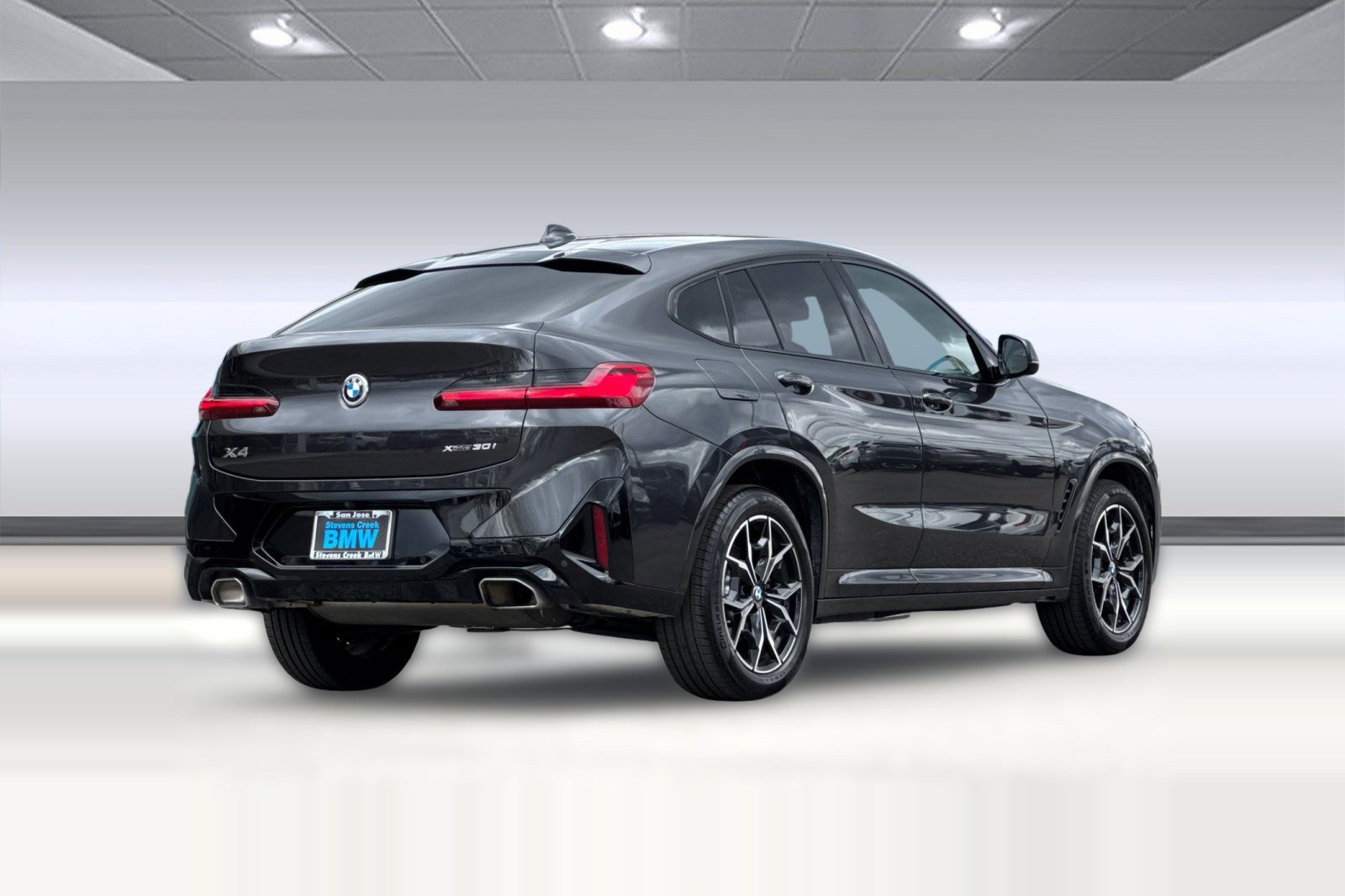 Used 2025 BMW X4 xDrive30i image 8