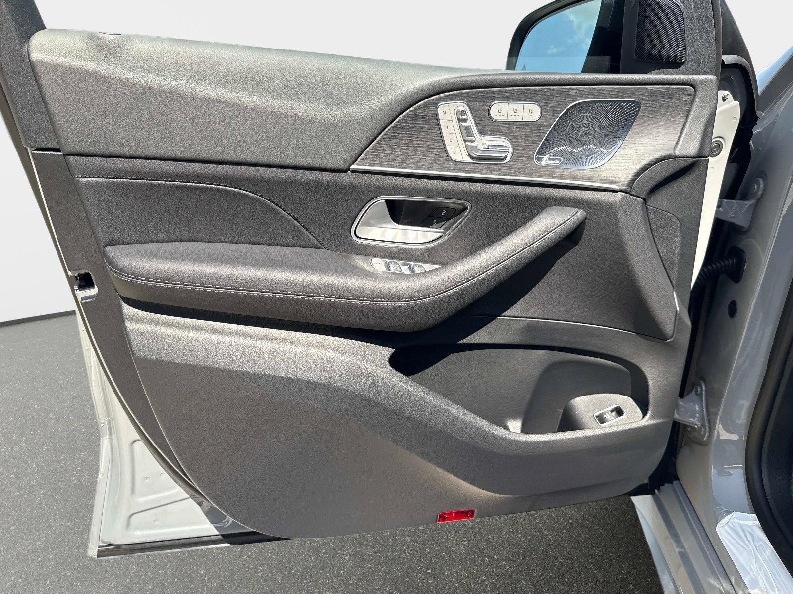 New 2026 Mercedes-Benz GLS 450 4MATIC image 18