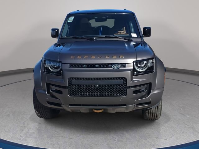 Used 2025 Land Rover Defender 110 image 3