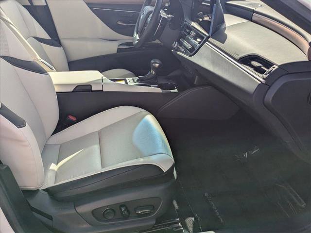 Used 2025 Lexus ES 300h w/ Premium Package image 20