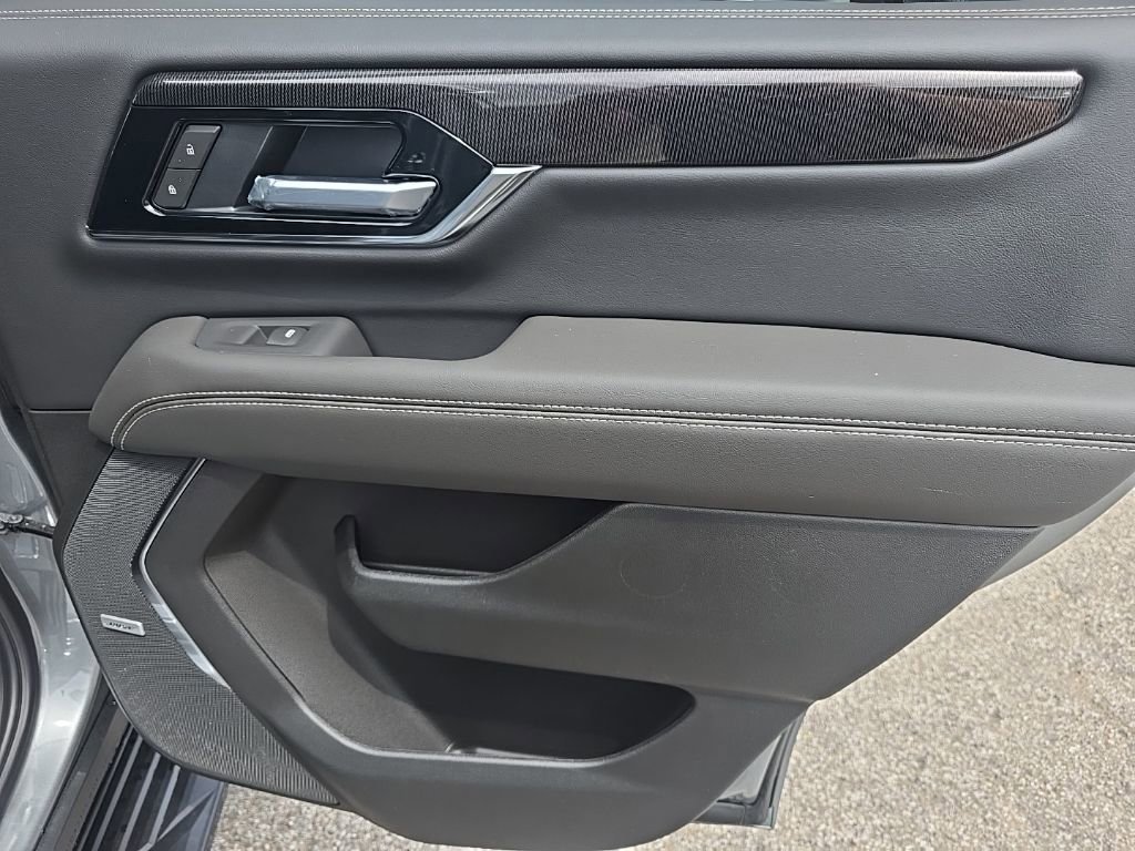 New 2026 GMC Yukon Elevation AWD/4WD image 11