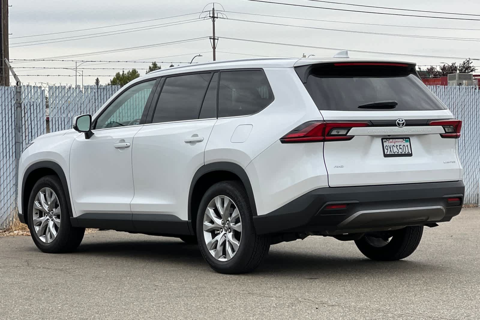 Used 2026 Toyota Grand Highlander AWD image 5