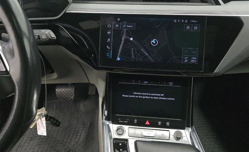 Used 2024 Audi Q8 e-tron Prestige image 9