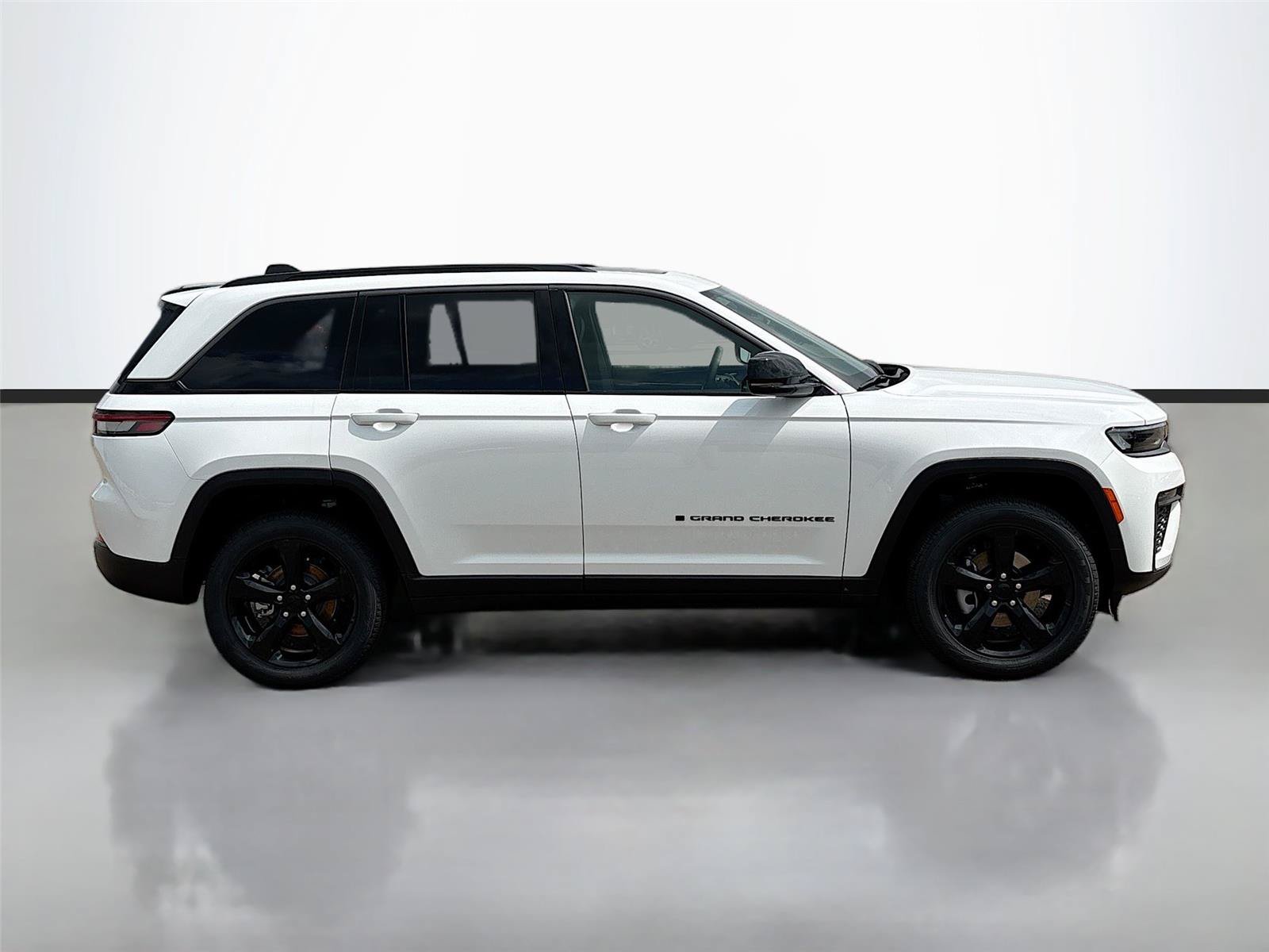 New 2026 Jeep Grand Cherokee Limited w/ Limited Altitude Package AWD/4WD image 18