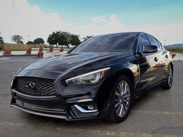 Used 2019 INFINITI Q50 Luxe w/ Essential Package (3.0T Luxe) RWD image 5