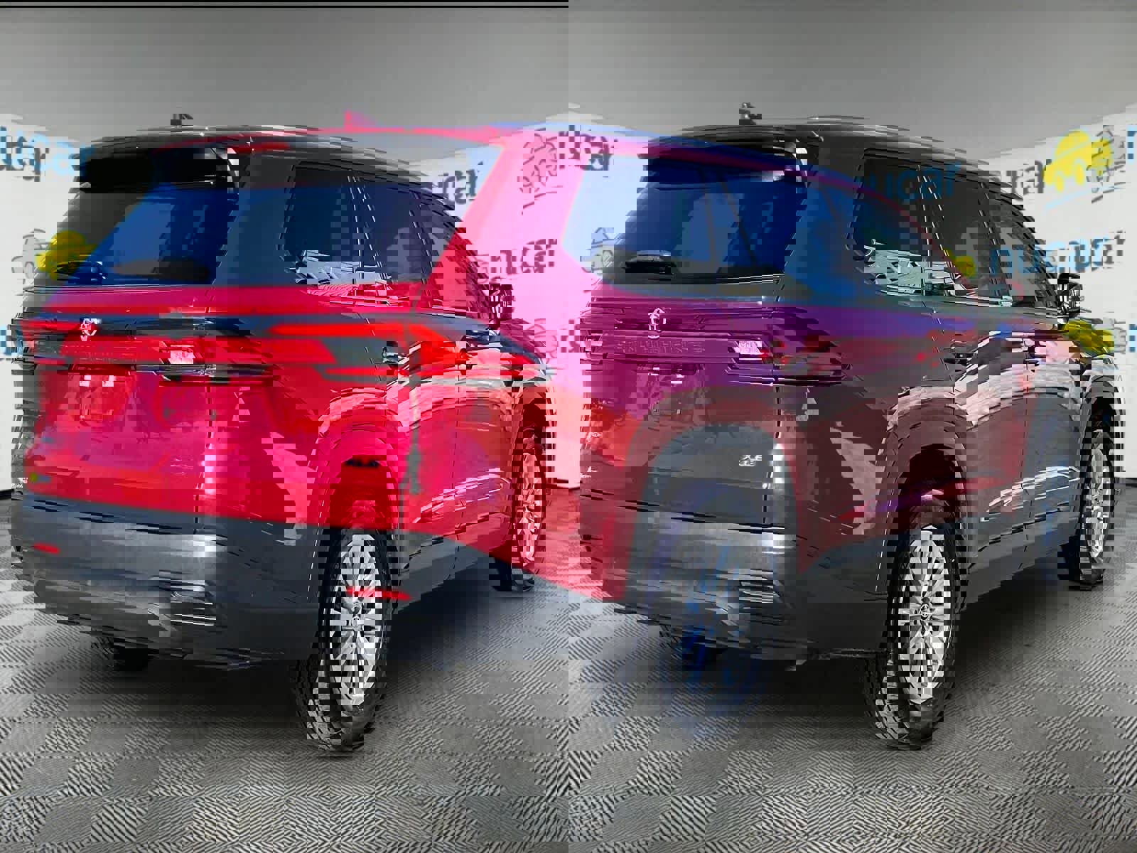 Used 2024 Toyota Grand Highlander XLE image 6