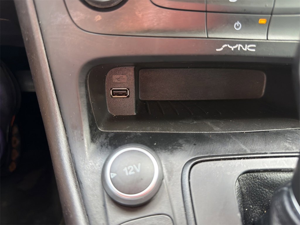 Used 2016 Ford Focus SE w/ SE Sport Package image 31