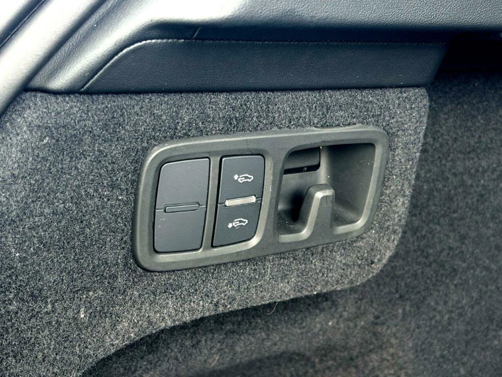 Used 2021 Lamborghini Urus image 36