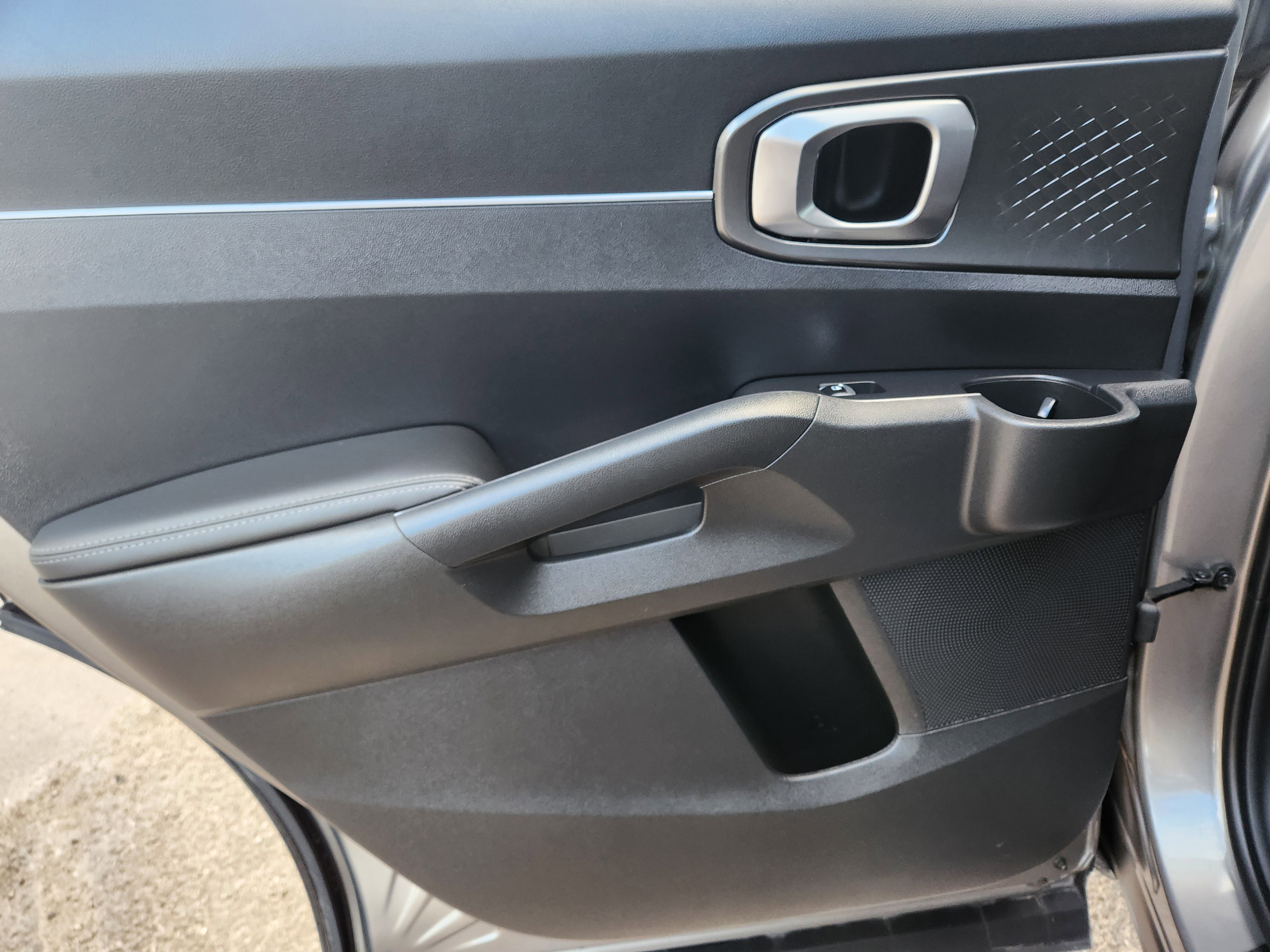 Used 2025 Kia Sorento EX w/ EX Panoramic Sunroof Package image 10