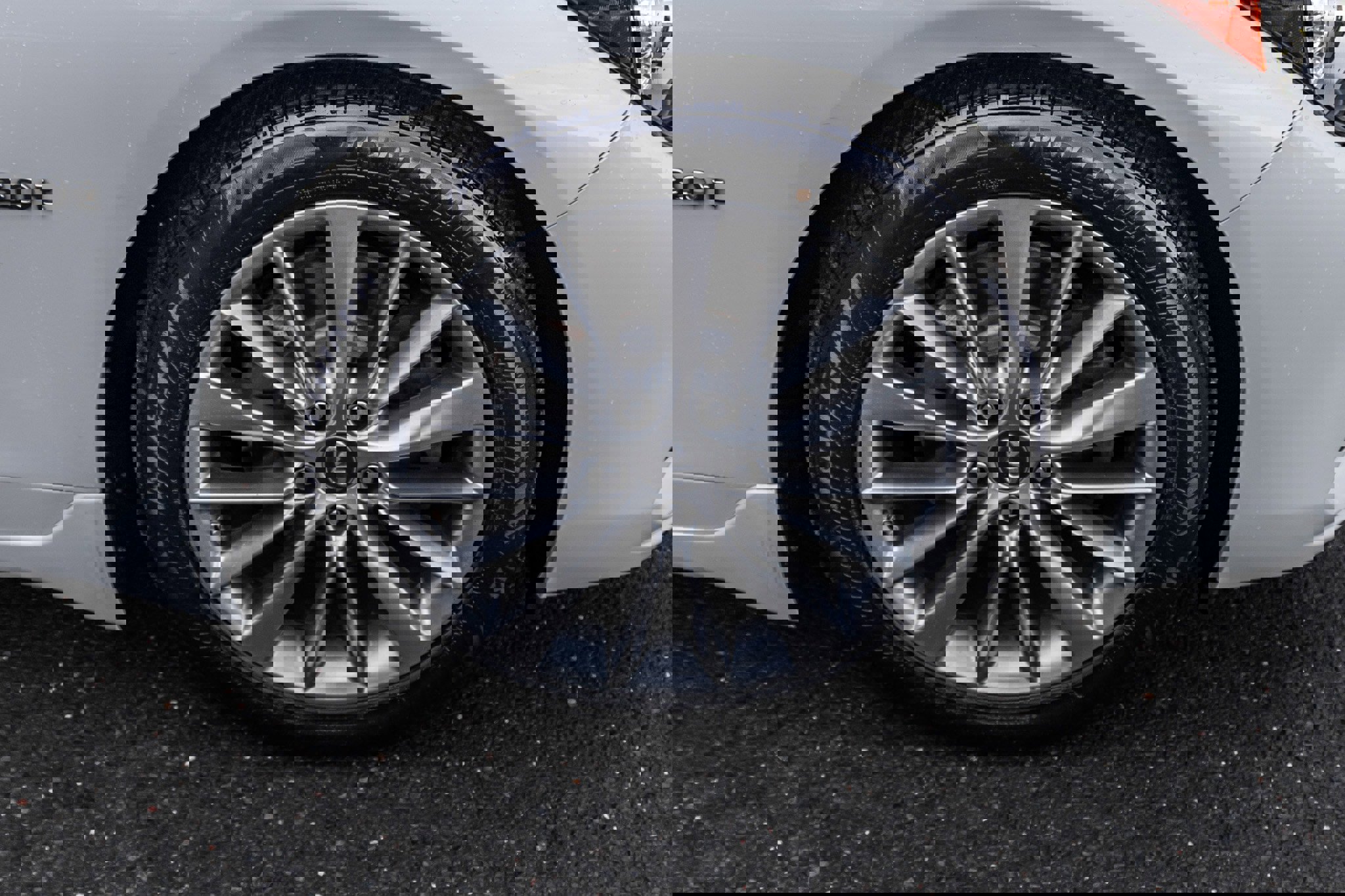 Used 2018 INFINITI Q50 Luxe w/ Sensory Package (Luxe) image 7